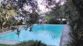 Hotels in Compignano